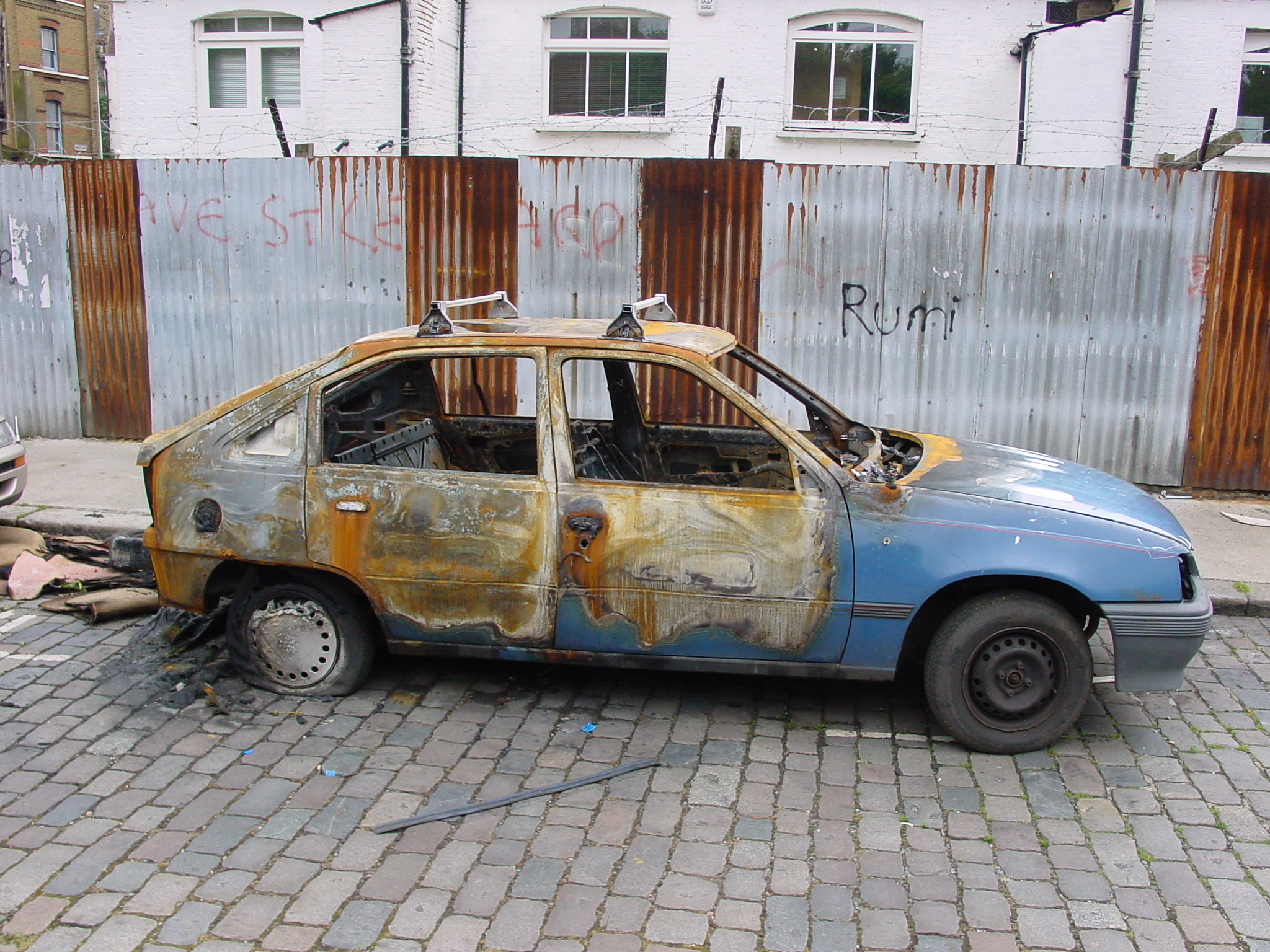 Burnt out car, Rhoda Street, 17 Jun 2001